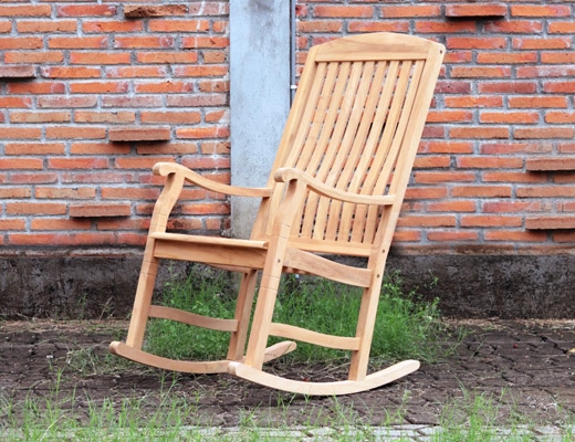 Кресло-качалка из дерева тик